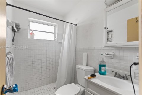 Propiedad comercial en venta en North Miami Beach, Florida, 164.9 m2 № 2055434 - foto 13