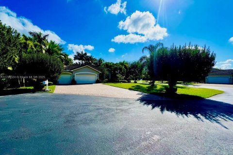 House in Homestead, Florida 4 bedrooms, 181.07 sq.m. № 1487840 - photo 6