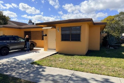 Снять в аренду виллу или дом в Холливуд, Флорида 1 спальня, 138.33м2, № 2029138 - фото 14