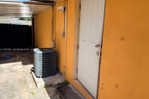 Снять в аренду виллу или дом в Холливуд, Флорида 1 спальня, 138.33м2, № 2029138 - фото 13