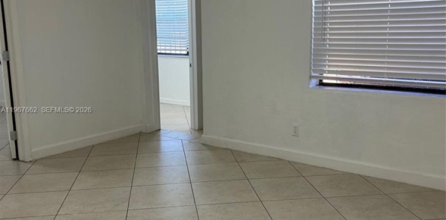 Дом в Холливуд, Флорида 1 спальня, 138.33м2 № 2029138