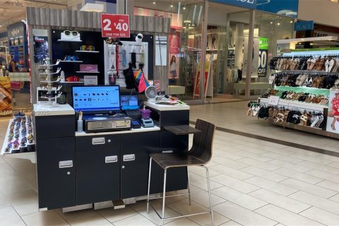 Propiedad comercial en venta en Hialeah, Florida № 1932645 - foto 2