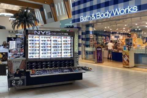 Propiedad comercial en venta en Hialeah, Florida № 1932645 - foto 1