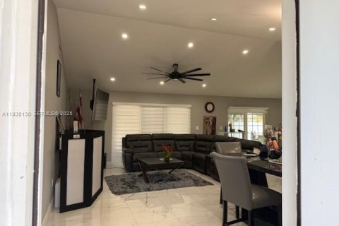 Casa en venta en Miramar, Florida, 3 dormitorios, 127.28 m2 № 2034207 - foto 4