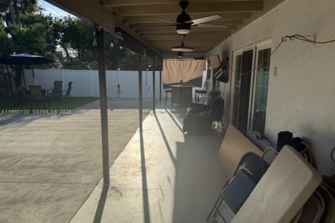 Casa en venta en Miramar, Florida, 3 dormitorios, 127.28 m2 № 2034207 - foto 24