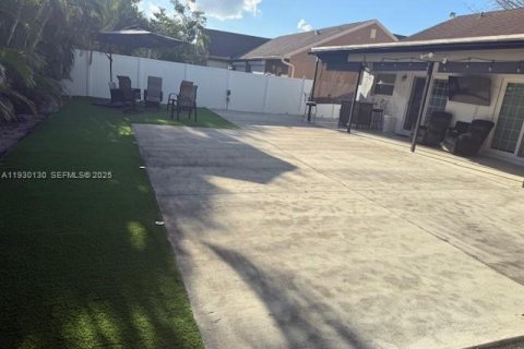 Casa en venta en Miramar, Florida, 3 dormitorios, 127.28 m2 № 2034207 - foto 27