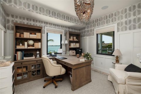 House in Saint Pete Beach, Florida 5 bedrooms, 431.16 sq.m. № 2098571 - photo 26