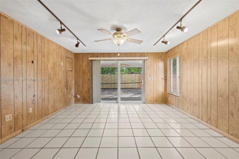 Villa ou maison à vendre à West Park, Floride: 3 chambres, 137.77 m2 № 2384876 - photo 9