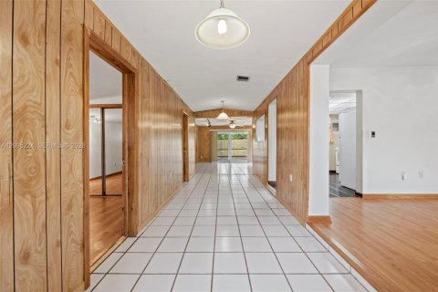 Villa ou maison à vendre à West Park, Floride: 3 chambres, 137.77 m2 № 2384876 - photo 3