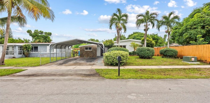 Villa ou maison à West Park, Floride 3 chambres, 137.77 m2 № 2384876