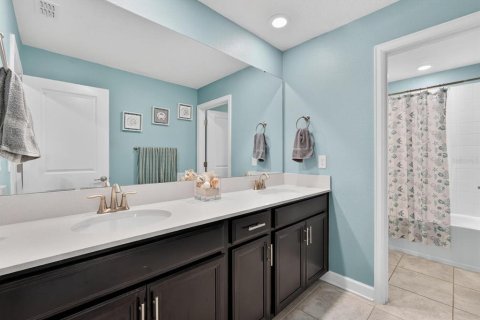 Casa en venta en Davenport, Florida, 5 dormitorios, 356.37 m2 № 1878053 - foto 29