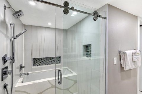 Купить кондоминиум в Сарасота, Флорида 5 комнат, 111.48м2, № 2196838 - фото 29