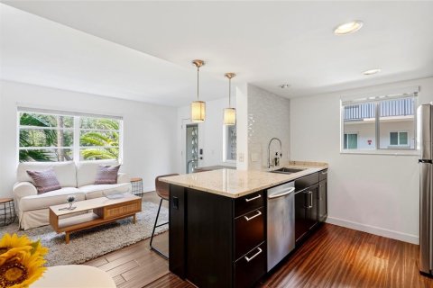 Condo in Saint Petersburg, Florida, 1 bedroom  № 2236170 - photo 8