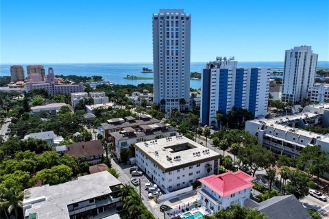 Condo in Saint Petersburg, Florida, 1 bedroom  № 2236170 - photo 22