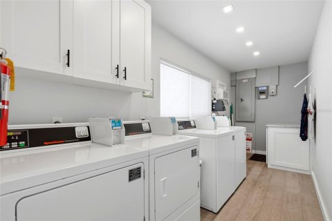 Condo in Saint Petersburg, Florida, 1 bedroom  № 2236170 - photo 19
