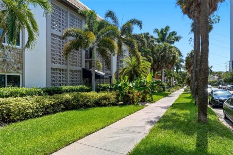 Condo in Saint Petersburg, Florida, 1 bedroom  № 2236170 - photo 25