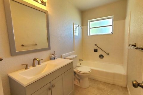 Villa ou maison à louer à Port Charlotte, Floride: 2 chambres, 121.42 m2 № 2113870 - photo 13