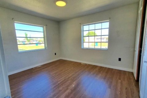 Villa ou maison à louer à Port Charlotte, Floride: 2 chambres, 121.42 m2 № 2113870 - photo 12