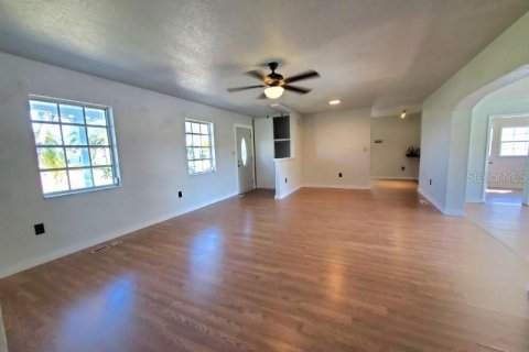 Villa ou maison à louer à Port Charlotte, Floride: 2 chambres, 121.42 m2 № 2113870 - photo 7