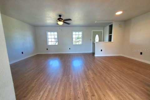 Villa ou maison à louer à Port Charlotte, Floride: 2 chambres, 121.42 m2 № 2113870 - photo 9