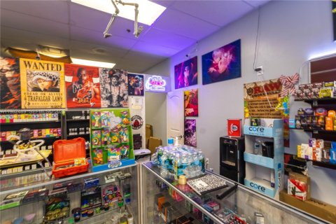 Commercial property in Tamarac, Florida № 2049215 - photo 10