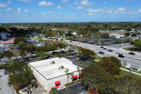 Commercial property in Tamarac, Florida № 2049215 - photo 21