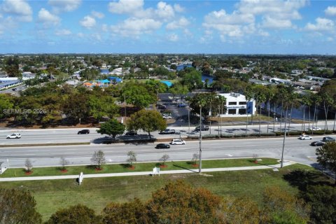 Commercial property in Tamarac, Florida № 2049215 - photo 22