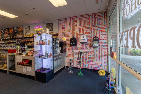 Commercial property in Tamarac, Florida № 2049215 - photo 16