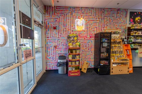 Commercial property in Tamarac, Florida № 2049215 - photo 14