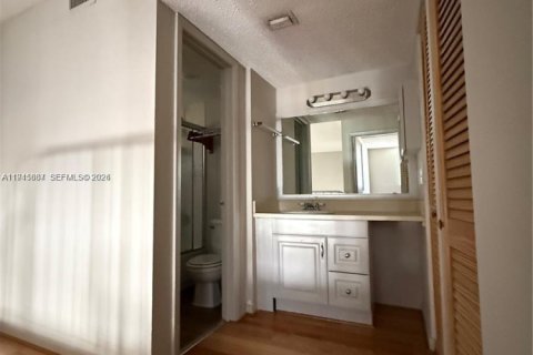 Copropriété à louer à Miami, Floride: 2 chambres, 107.4 m2 № 2002156 - photo 13