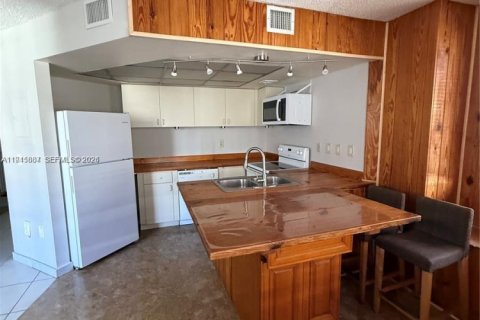 Copropriété à louer à Miami, Floride: 2 chambres, 107.4 m2 № 2002156 - photo 4