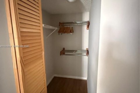 Copropriété à louer à Miami, Floride: 2 chambres, 107.4 m2 № 2002156 - photo 7