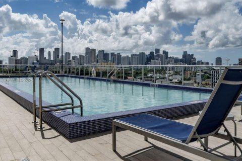 Снять в аренду квартиру в Майами, Флорида 2 спальни, 96.15м2, № 1992461 - фото 16