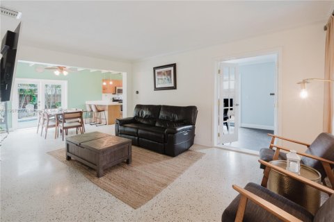 Купить виллу или дом в Холливуд, Флорида 2 спальни, 102.01м2, № 1964023 - фото 15