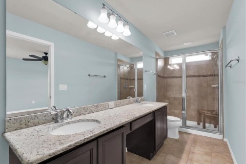 Townhouse in Tampa, Florida 3 bedrooms, 174.66 sq.m. № 2215342 - photo 20