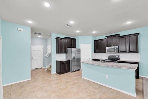 Townhouse in Tampa, Florida 3 bedrooms, 174.66 sq.m. № 2215342 - photo 13