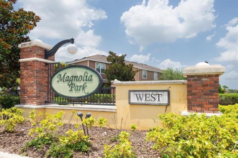 Townhouse in Tampa, Florida 3 bedrooms, 174.66 sq.m. № 2215342 - photo 6