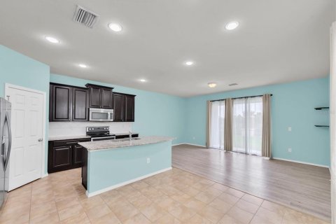 Townhouse in Tampa, Florida 3 bedrooms, 174.66 sq.m. № 2215342 - photo 9