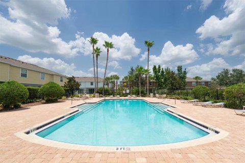 Townhouse in Tampa, Florida 3 bedrooms, 174.66 sq.m. № 2215342 - photo 3