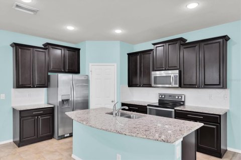 Townhouse in Tampa, Florida 3 bedrooms, 174.66 sq.m. № 2215342 - photo 14