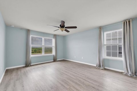 Townhouse in Tampa, Florida 3 bedrooms, 174.66 sq.m. № 2215342 - photo 17