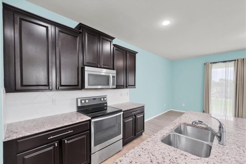 Townhouse in Tampa, Florida 3 bedrooms, 174.66 sq.m. № 2215342 - photo 16