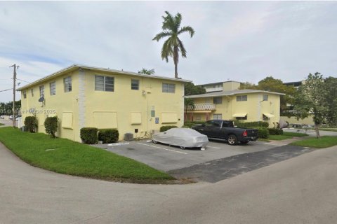 Condo in Hollywood, Florida, 1 bedroom № 2081926 - photo 12
