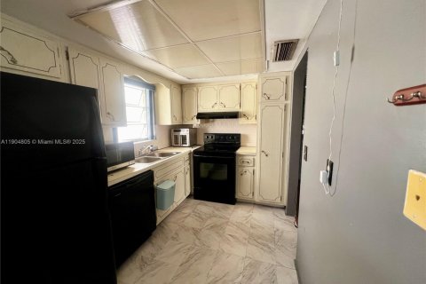 Condo in Hollywood, Florida, 1 bedroom № 2081926 - photo 4