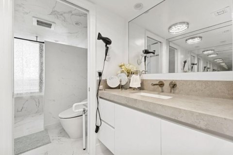 Condo in Boca Raton, Florida, 2 bedrooms № 2261405 - photo 16