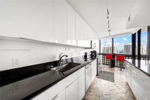 Copropriété à louer à Aventura, Floride: 3 chambres, 141.21 m2 № 1972281 - photo 10