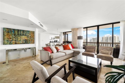 Copropriété à louer à Aventura, Floride: 3 chambres, 141.21 m2 № 1972281 - photo 4