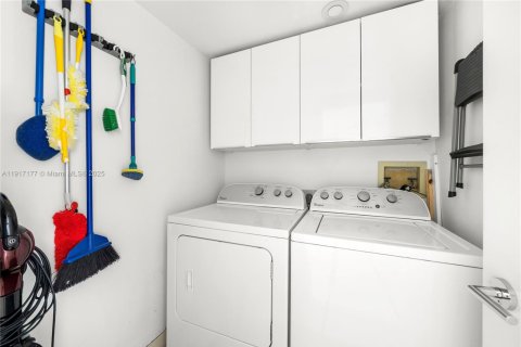 Copropriété à louer à Aventura, Floride: 3 chambres, 141.21 m2 № 1972281 - photo 24