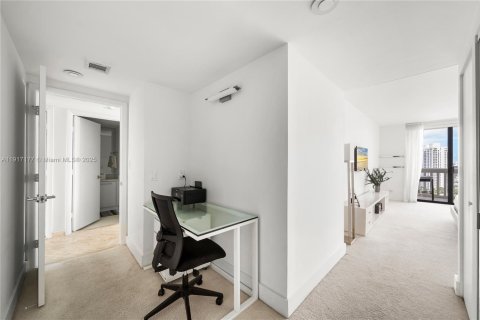 Copropriété à louer à Aventura, Floride: 3 chambres, 141.21 m2 № 1972281 - photo 17