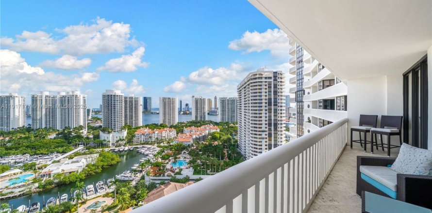 Condo à Aventura, Floride, 3 chambres № 1972281